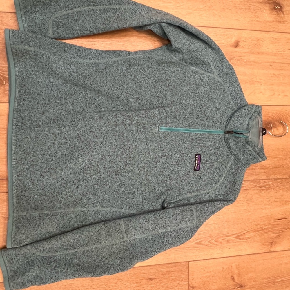 Women’s Patagonia Green Sweater